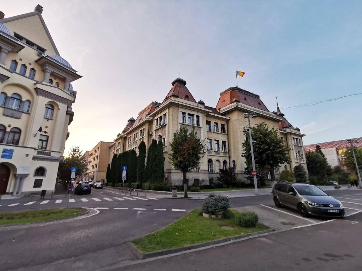Youth Central Apartment Târgu-Mureş Buitenkant foto